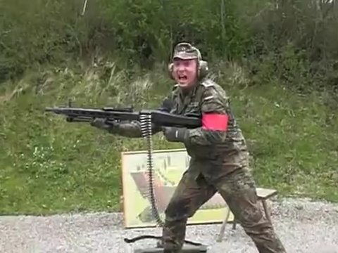 自动射击