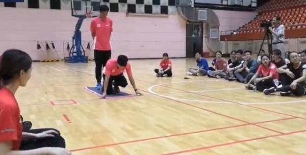 第四条腿游戏安装下载 