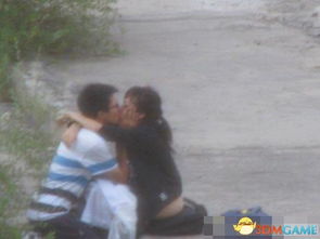 亲吻游戏触动她的心 